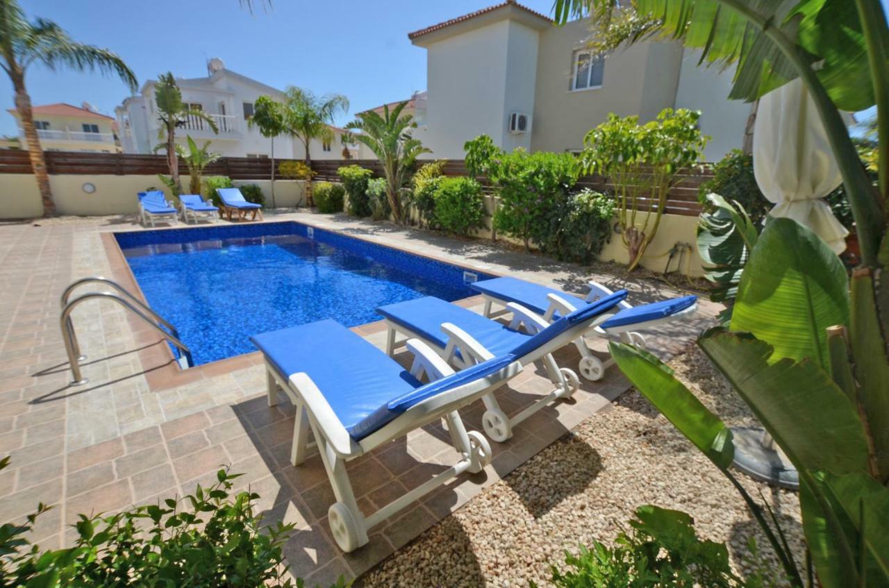 Villa Favor - 3 Bed With Pool Close To Nissi Beach Ajía Nápa Kültér fotó