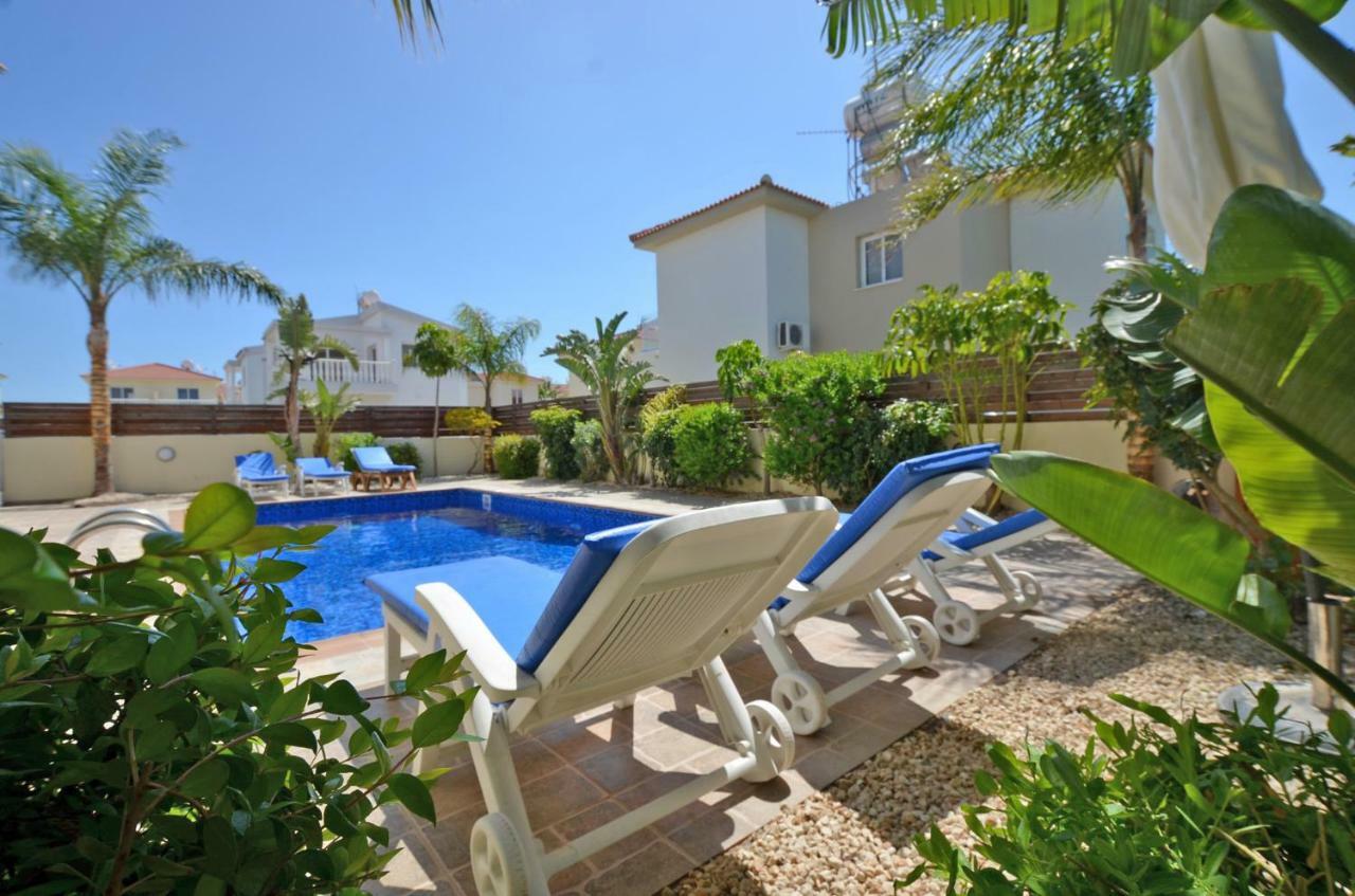 Villa Favor - 3 Bed With Pool Close To Nissi Beach Ajía Nápa Kültér fotó